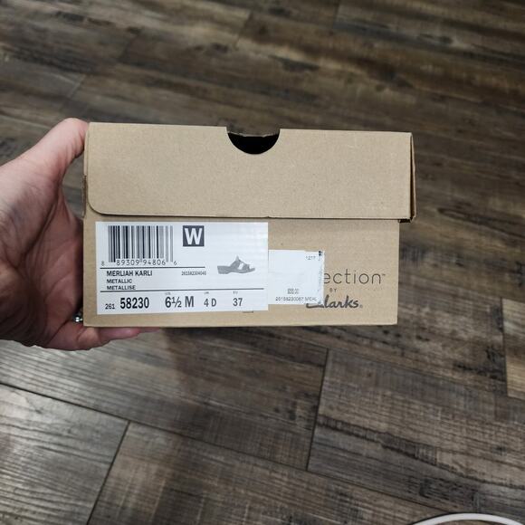 New in box Clark Merliah Karli Women's sandals metallic size 6.5 - Picture 3 of 10